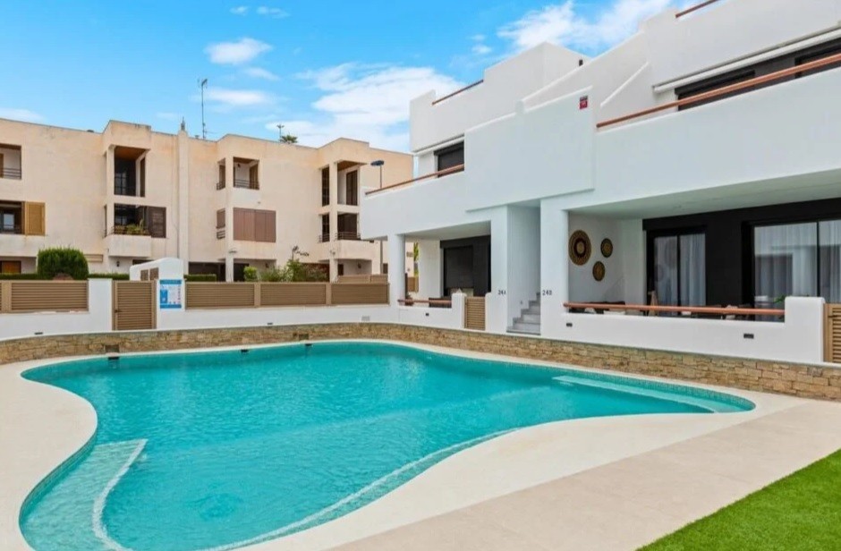 Appartement moderne haut de gamme 2 chambres avec solarium et piscine - Photo 21