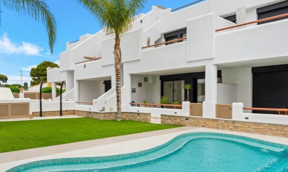 Appartement moderne haut de gamme 2 chambres avec solarium et piscine - Photo 2