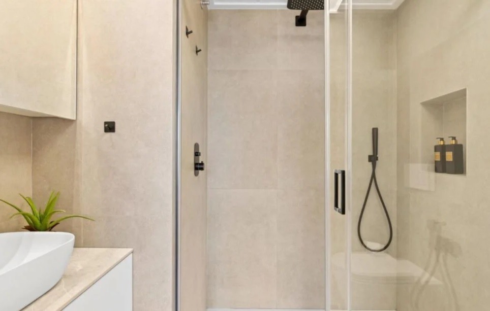 Appartement moderne haut de gamme 2 chambres avec solarium et piscine - Photo 10