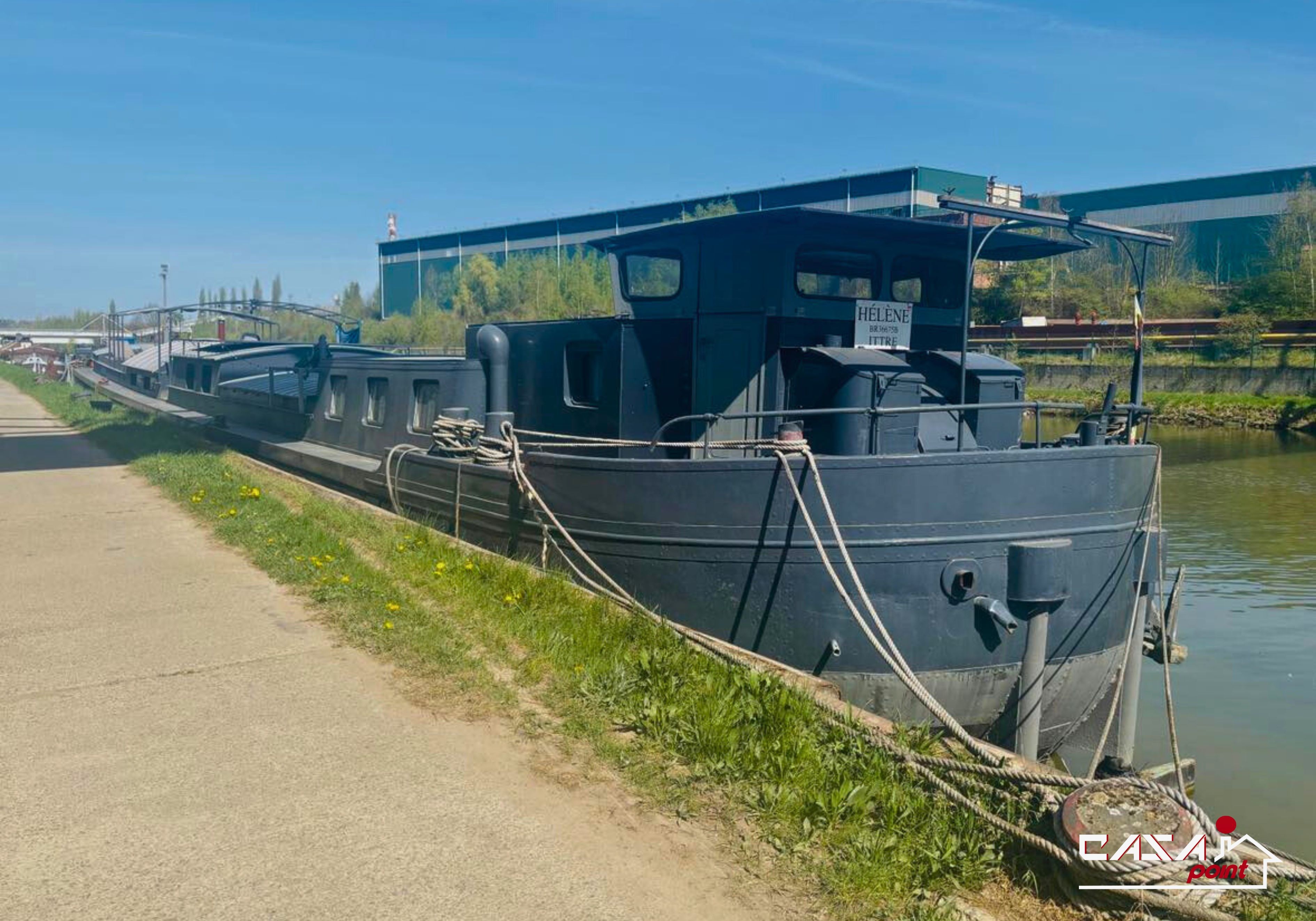 magnifique péniche de 185 m² située sur le paisible canal de Oisquercq - Photo 2