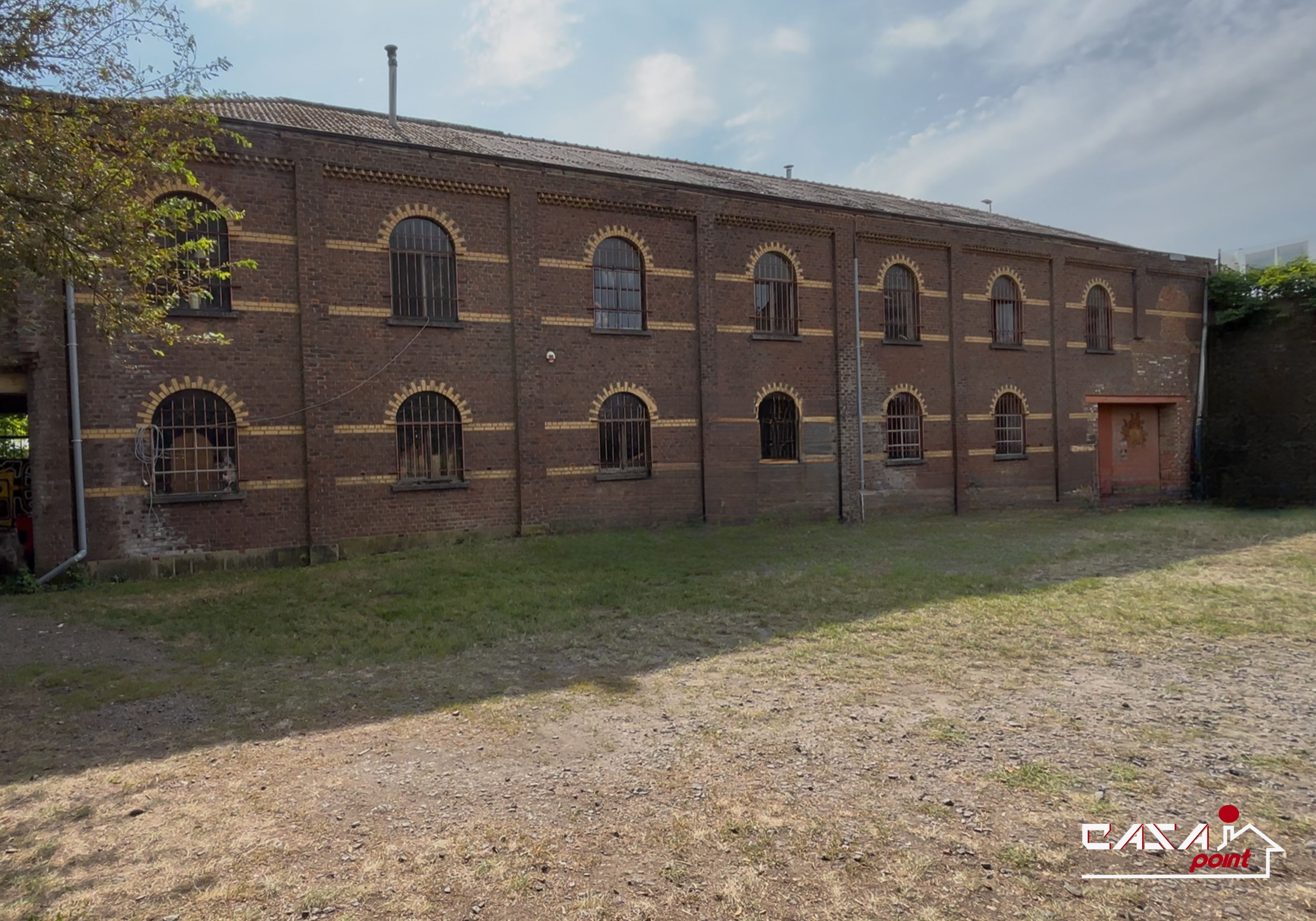 Terrain de 21 ares 93 centiares avec bâtiment existant de type industriel. - Photo 2