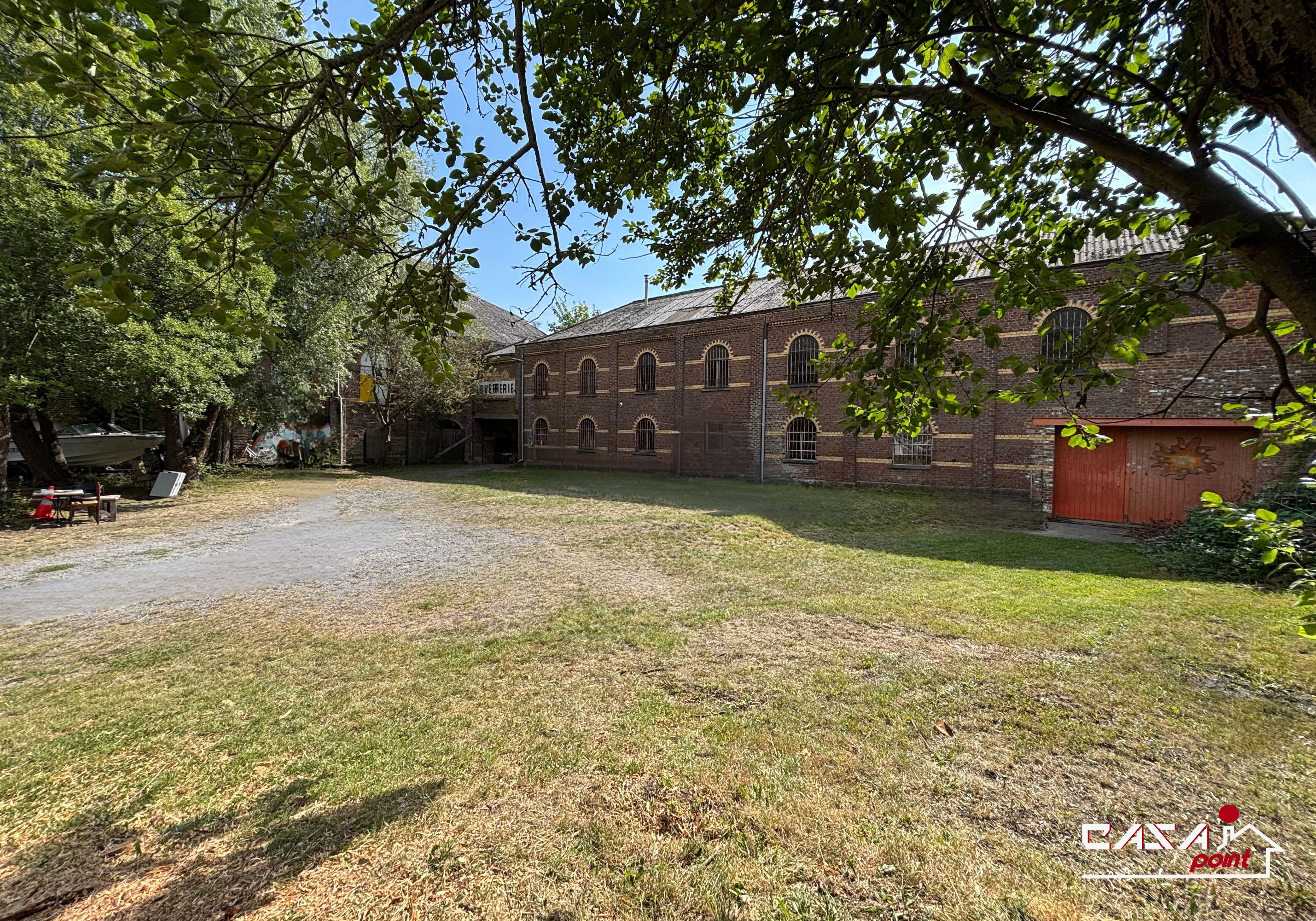 Terrain de 21 ares 93 centiares avec bâtiment existant de type industriel. - Photo 4