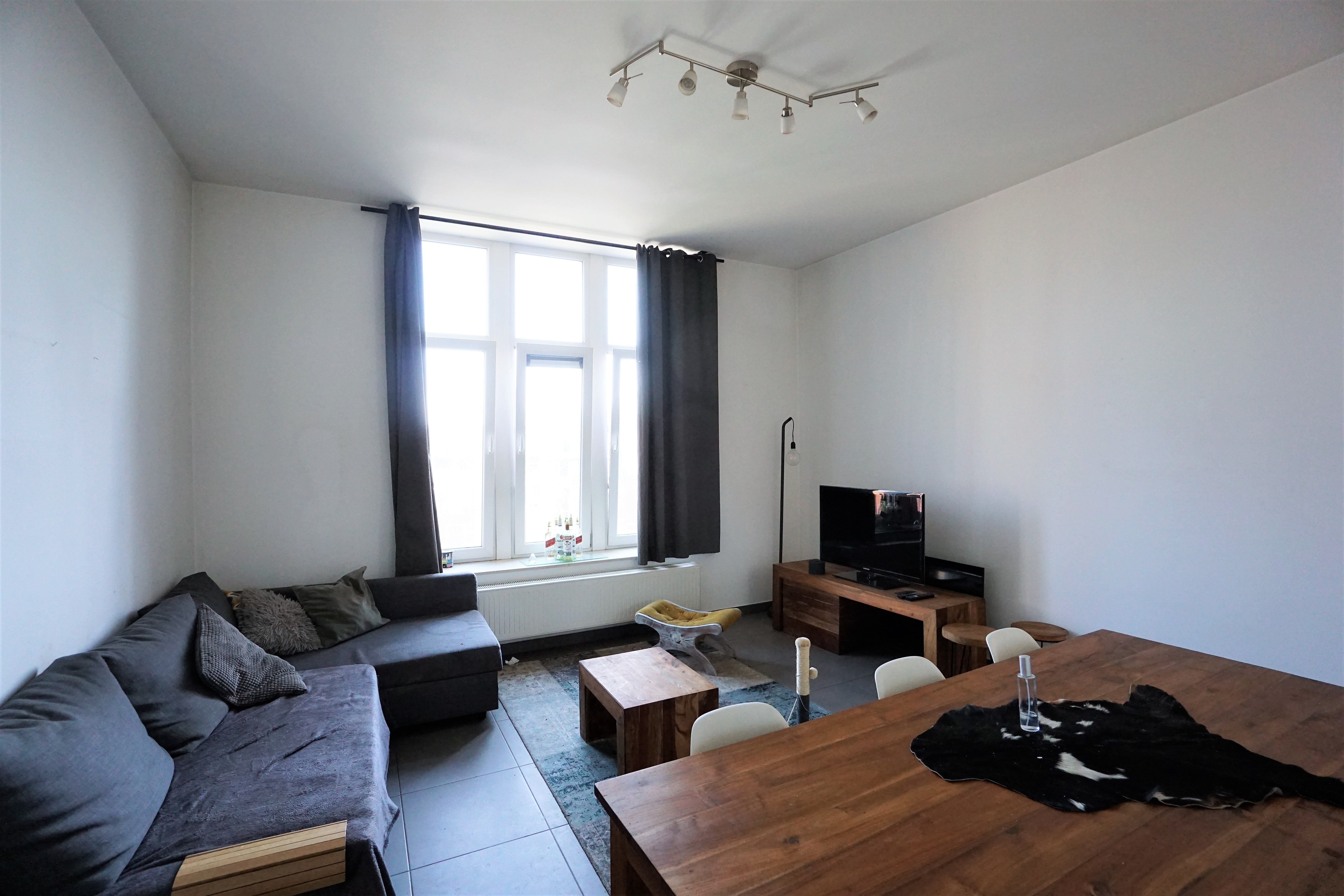 Apparement 1 chambre sur la place de Clabecq  - Photo 2