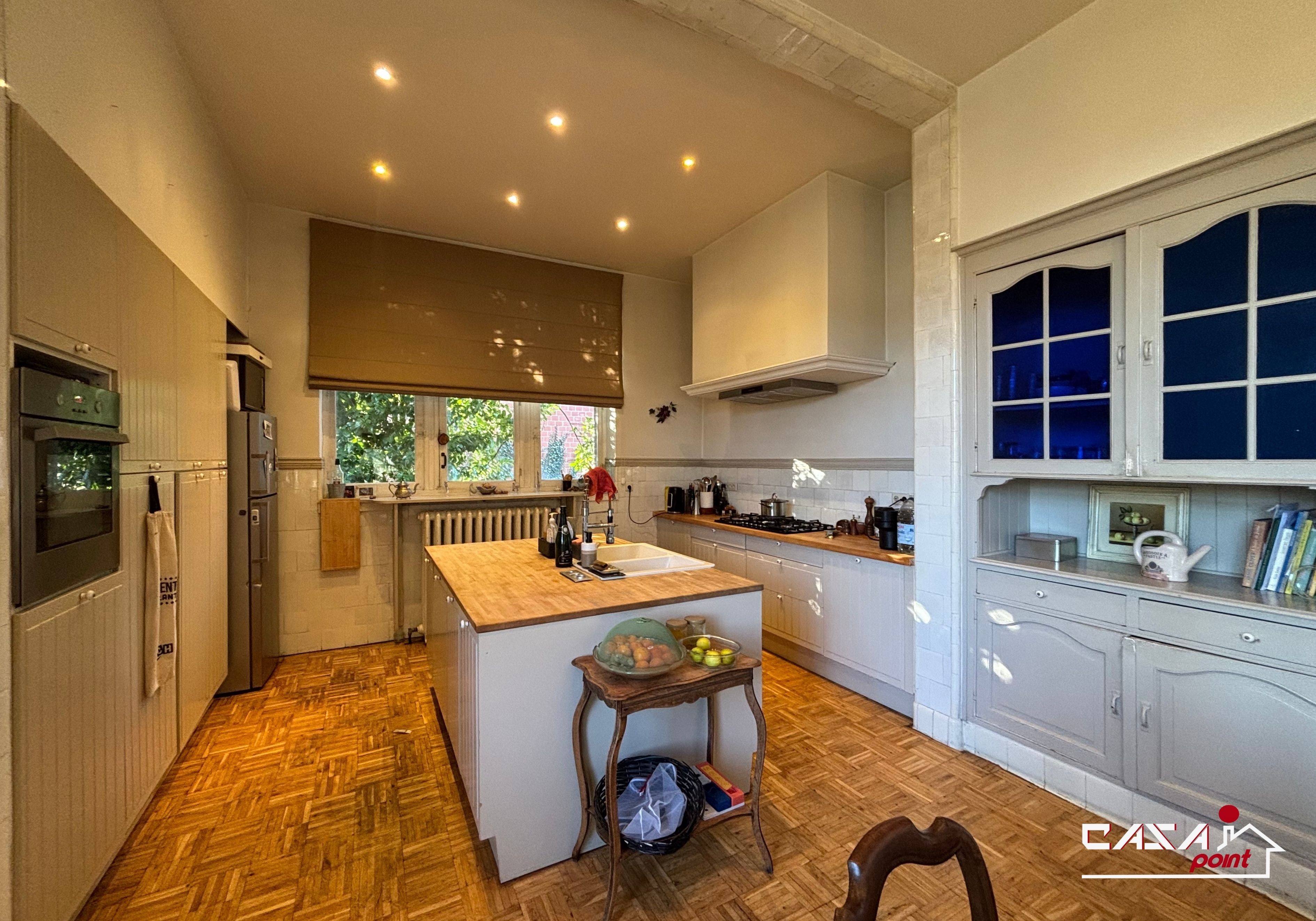 Maison d'exception au centre ville avec grand jardin - Photo 8