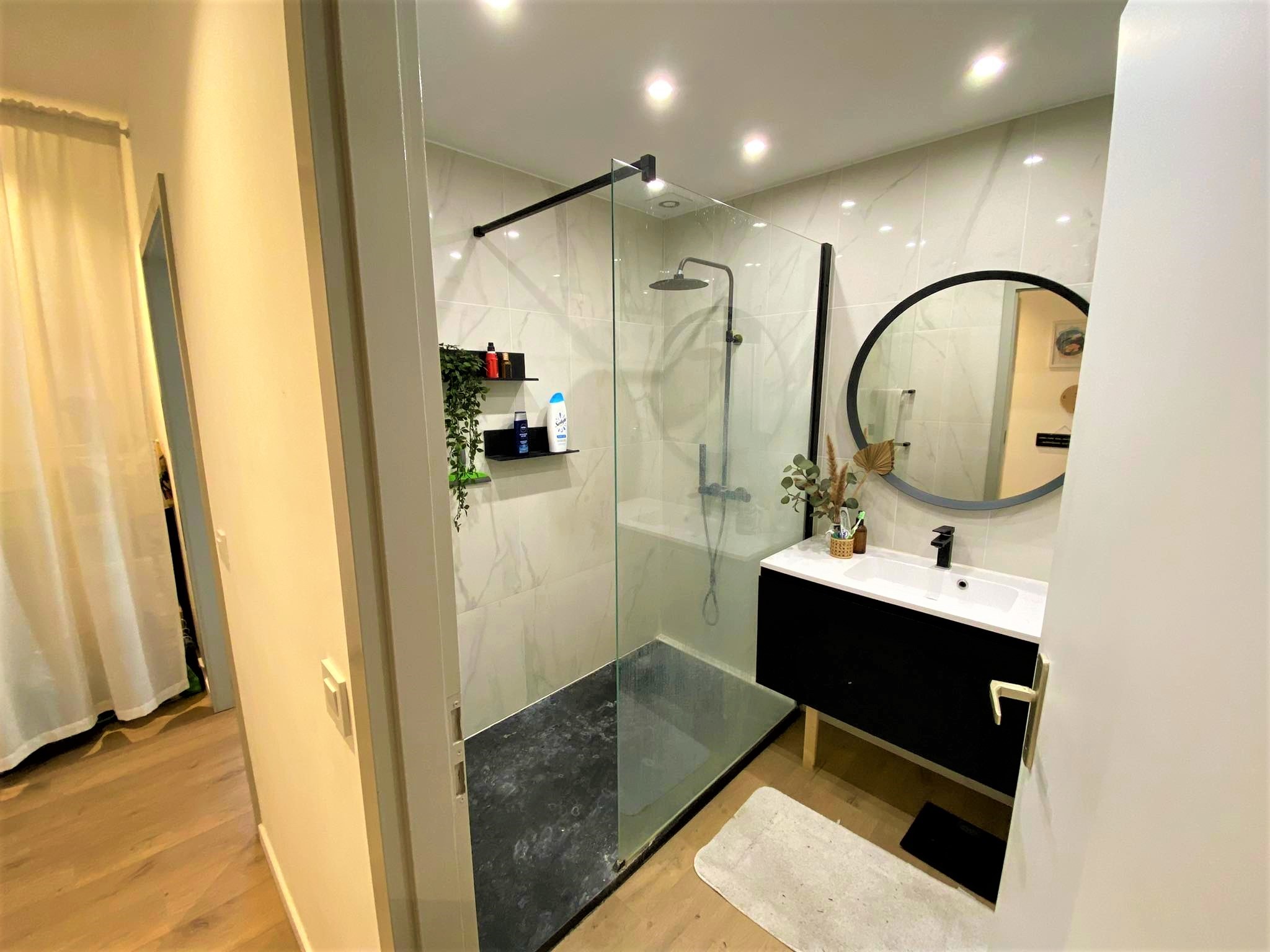 Villa de plain-pied avec garage  - Photo 9