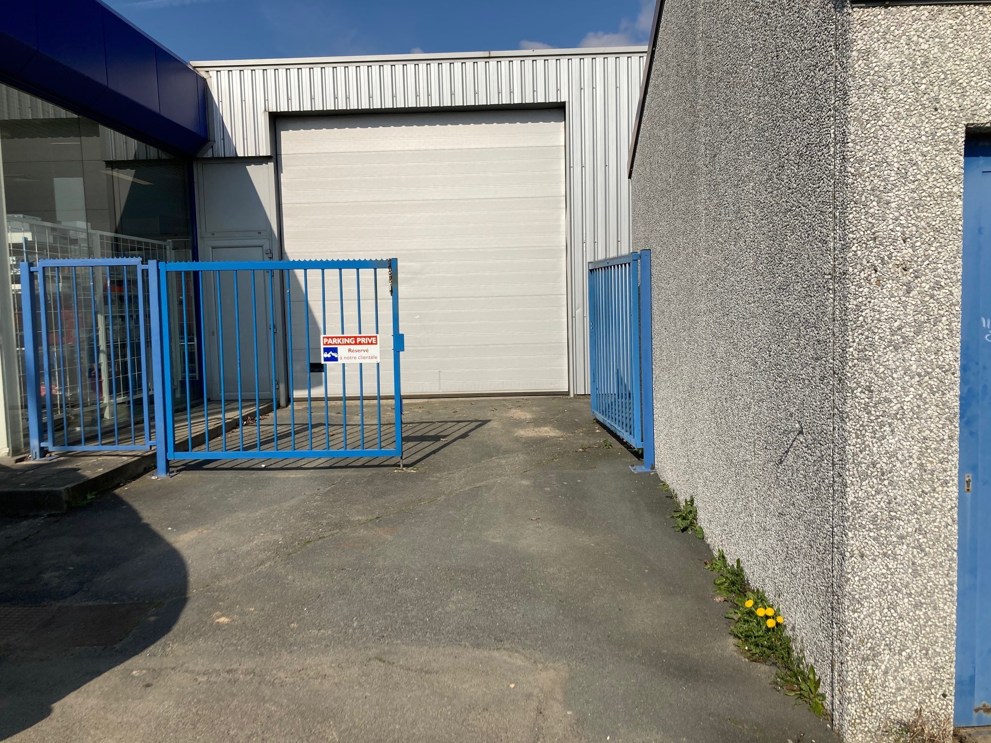 Entrepôt de 165 m² 