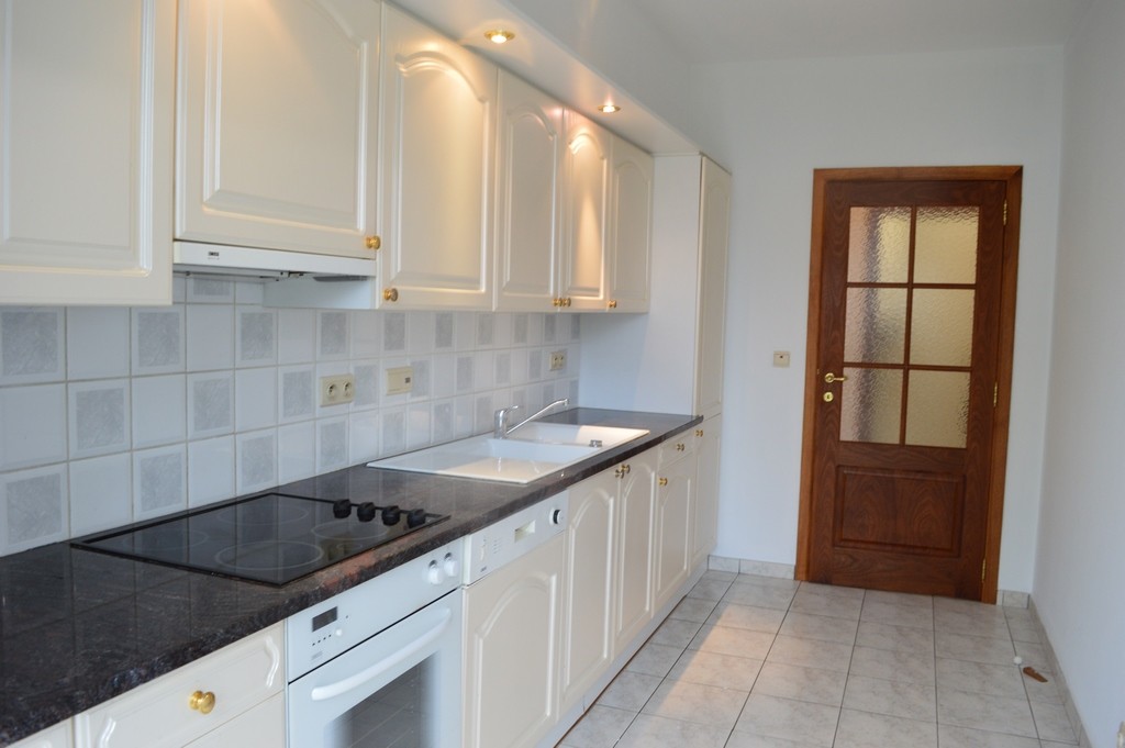 Elisabeth  - Photo 4