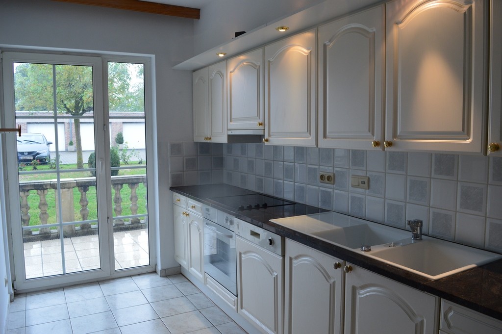 Elisabeth  - Photo 5