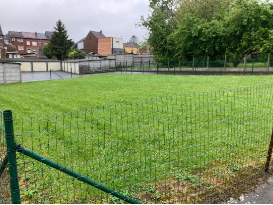 Terrain à bâtir de 4 ares 67 centiares pour la construction d'un projet de 6 appartement - Photo 2