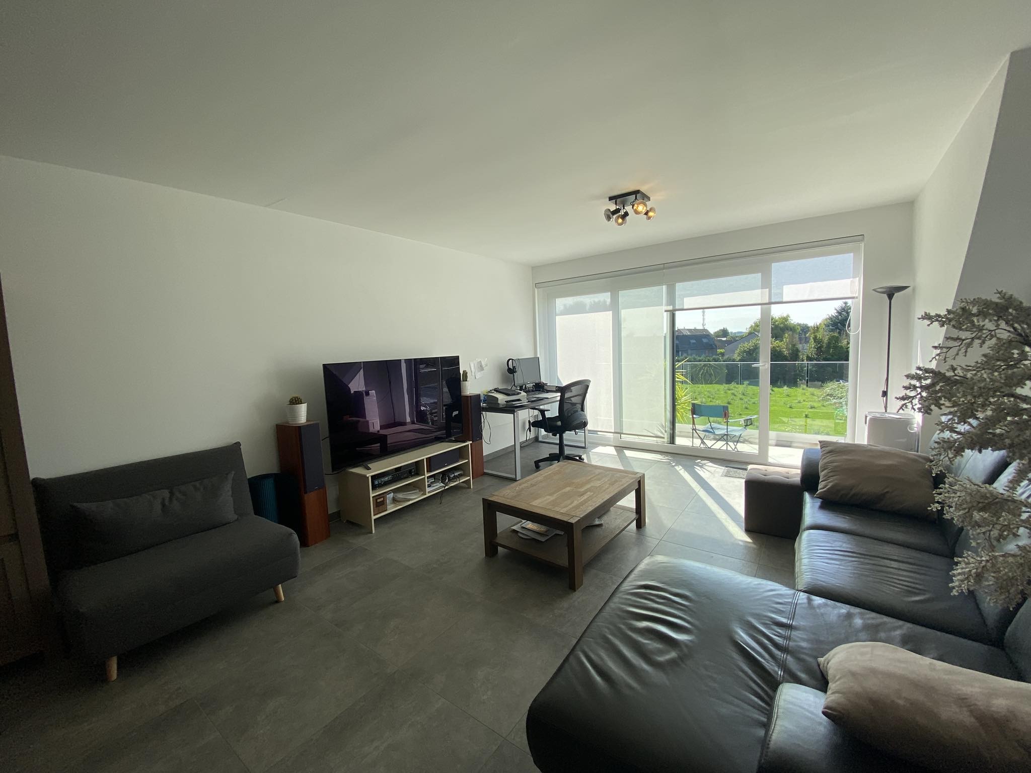 Superbe appartement 2 chambres avec grand séjour - Photo 3