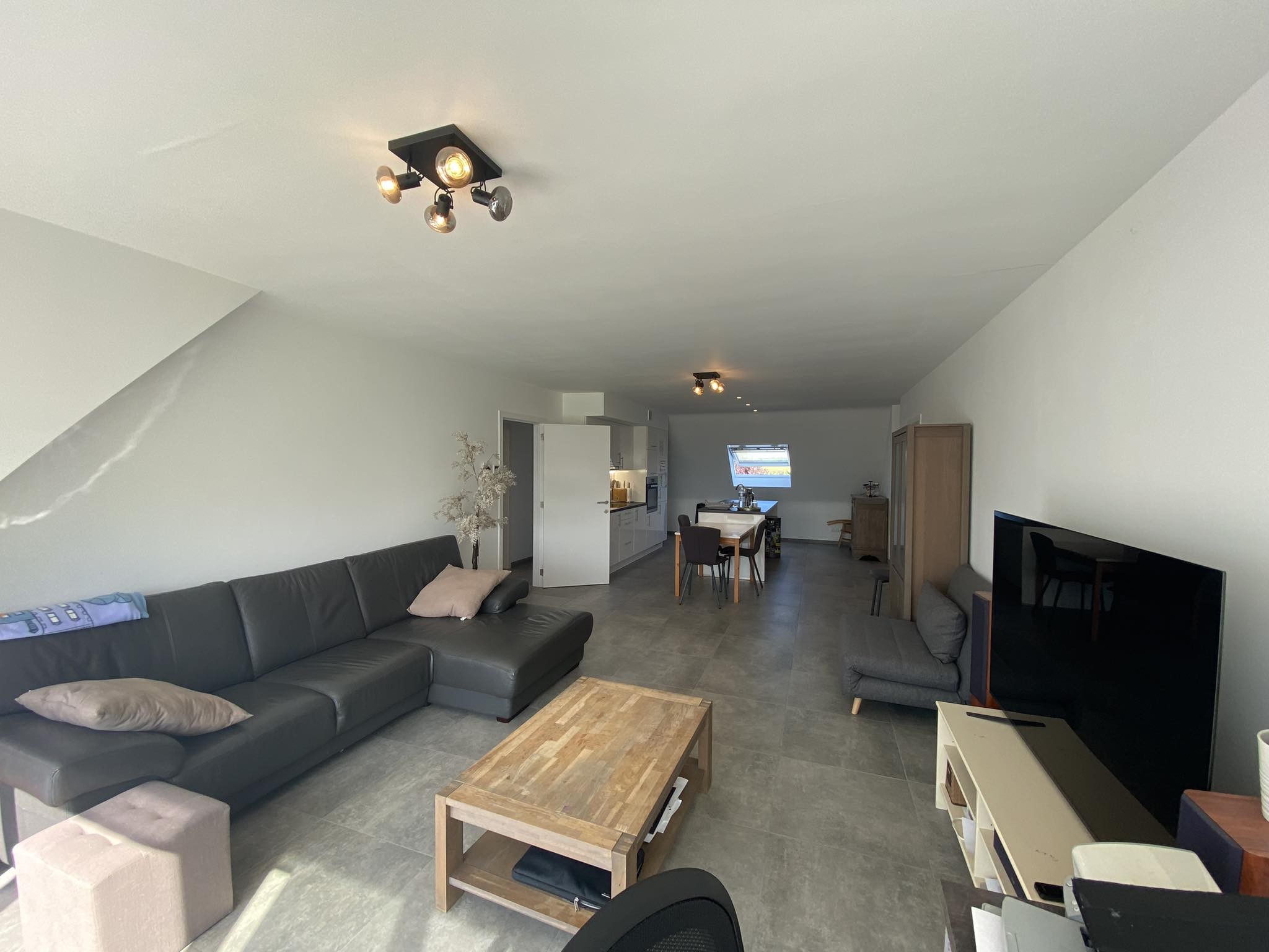 Superbe appartement 2 chambres avec grand séjour - Photo 4