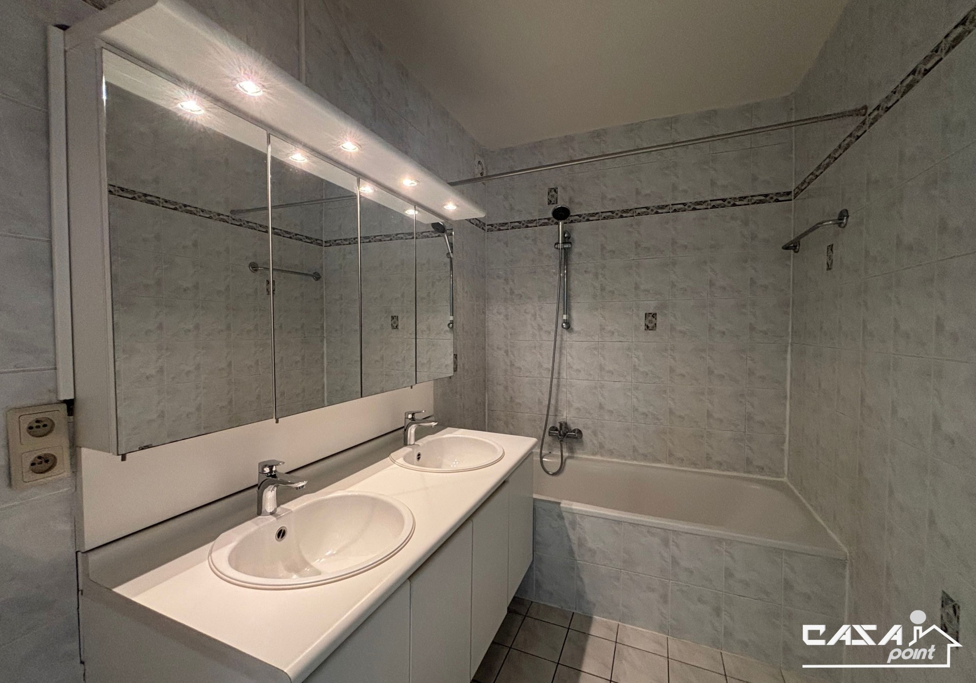 Appartement 2 chambres avec superbe vue dégagée - Photo 11